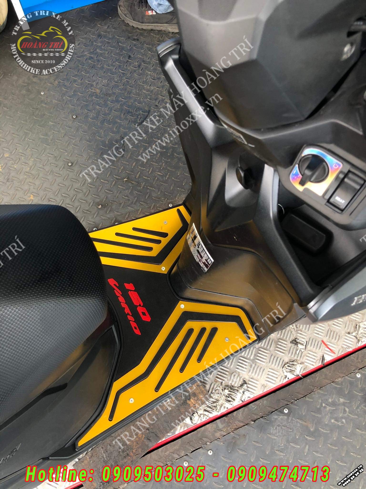 Thảm để chân Shark Power cho xe Vario, Click 2018